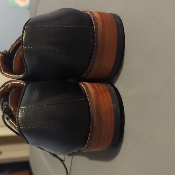 EUC Florsheim black  dress shoes, size 8.5 NO BOX main image 8